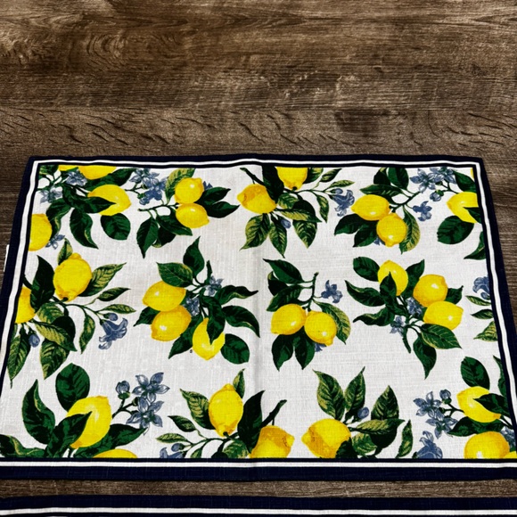Lemon Print Table Place Setters - Picture 2 of 4